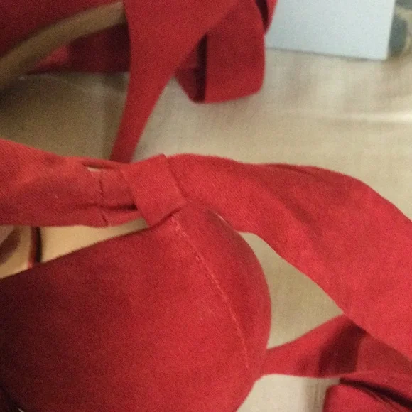 JLO Lipstick Red Rena Pump - Picture 9 of 9